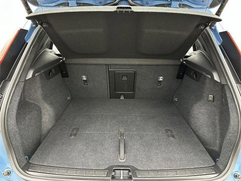 Certified 2025 Volvo XC40 B5 Plus image 24