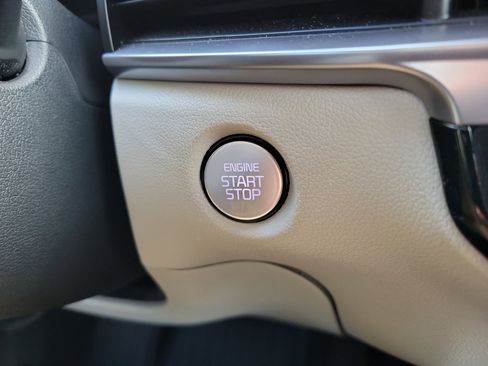 Certified 2025 Kia Sorento X-Line EX image 36