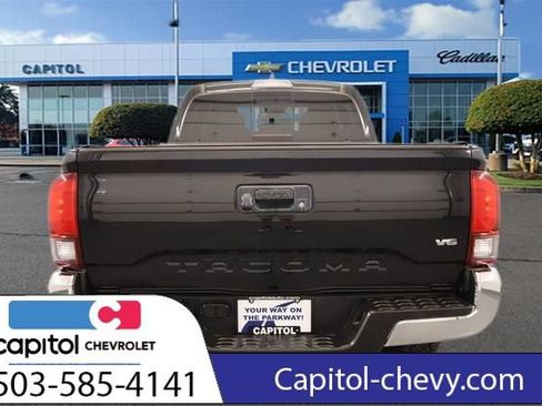 Used 2019 Toyota Tacoma TRD Off-Road w/ TRD Premium Off Road Package AWD/4WD image 4