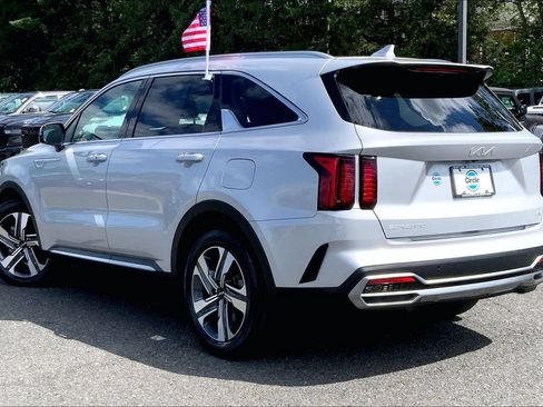 Used 2023 Kia Sorento EX w/ Panoramic Sunroof Package AWD/4WD image 11