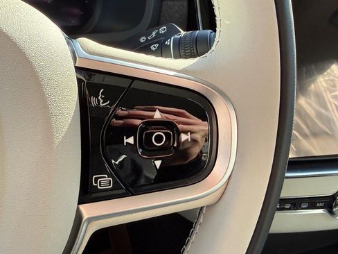 New 2026 Volvo XC90 T8 Ultra w/ Protection Package Premier image 13