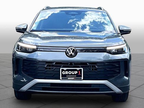 Used 2025 Volkswagen Tiguan S FWD image 4