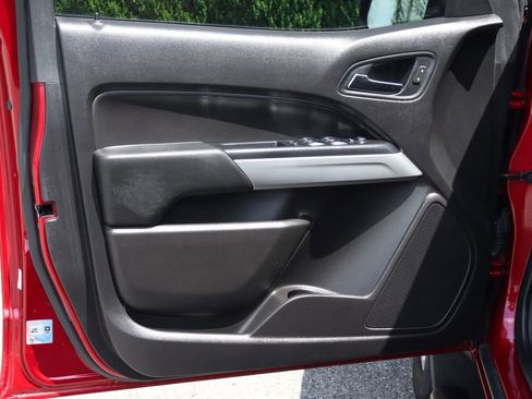 Used 2017 Chevrolet Colorado LT w/ LT Convenience Package RWD image 17