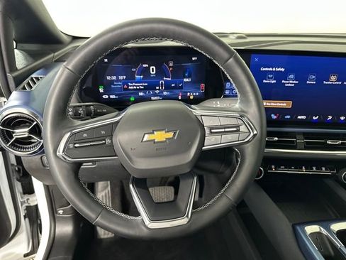 Used 2024 Chevrolet Equinox EV LT image 14