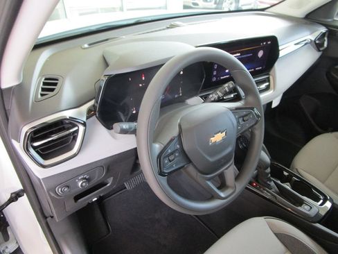 New 2026 Chevrolet TrailBlazer LS FWD image 21