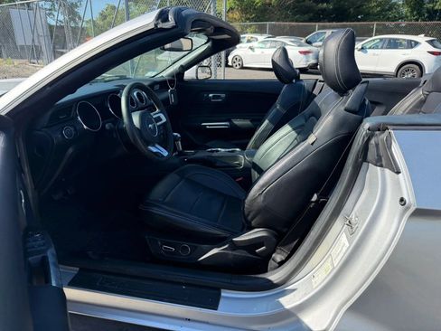 Used 2015 Ford Mustang Convertible w/ Equipment Group 051A RWD image 35