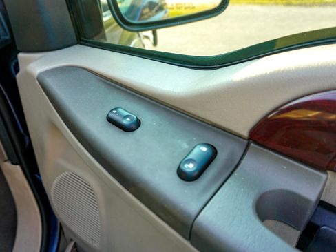 Used 2003 Ford Excursion Eddie Bauer image 41