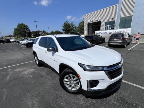 Used 2023 Chevrolet Traverse LS FWD image 15
