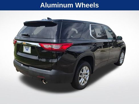 Used 2021 Chevrolet Traverse LS FWD image 5