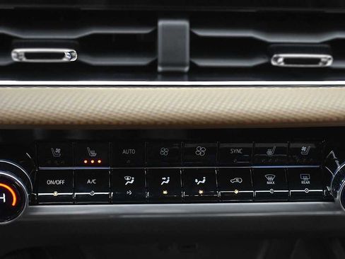 New 2026 Chevrolet Equinox ACTIV image 21