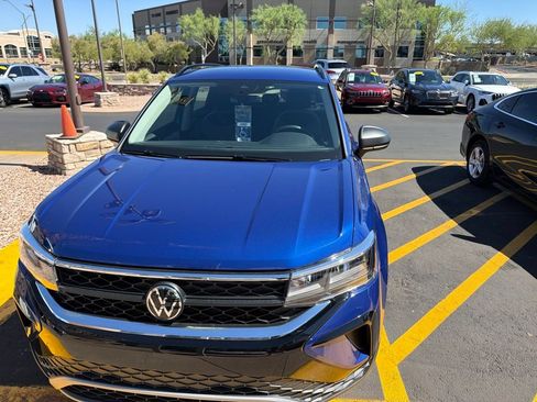 Used 2023 Volkswagen Taos S FWD image 4