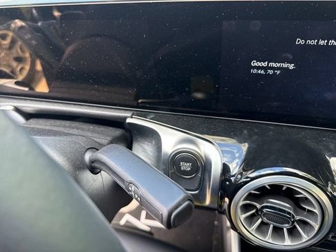 Used 2023 Mercedes-Benz EQB 300 4MATIC image 23