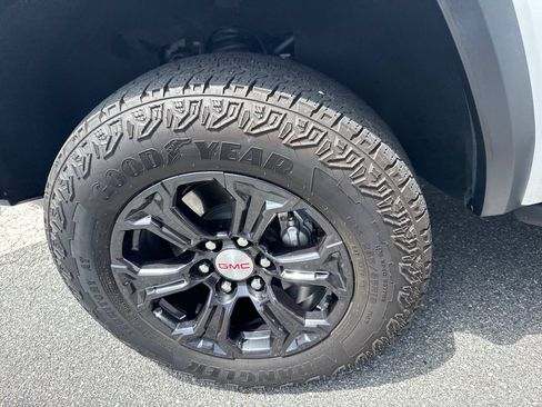 Used 2023 GMC Canyon Elevation w/ Elevation Premium Package RWD image 11