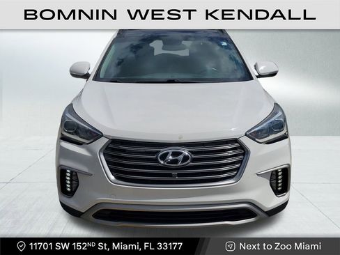 Used 2018 Hyundai Santa Fe SE image 2