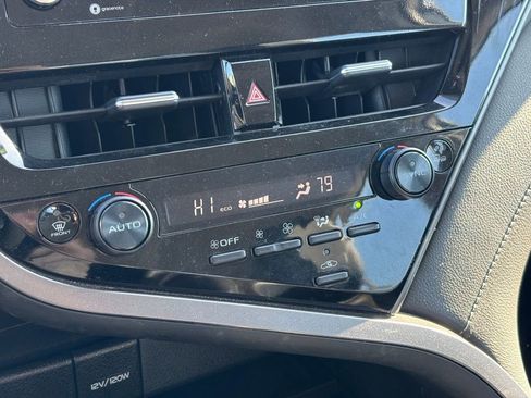 Used 2024 Toyota Camry SE image 16