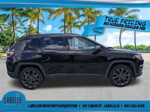 Used 2021 Jeep Compass Latitude FWD image 3