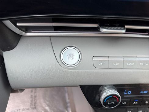 Used 2024 Hyundai Elantra SEL FWD image 23