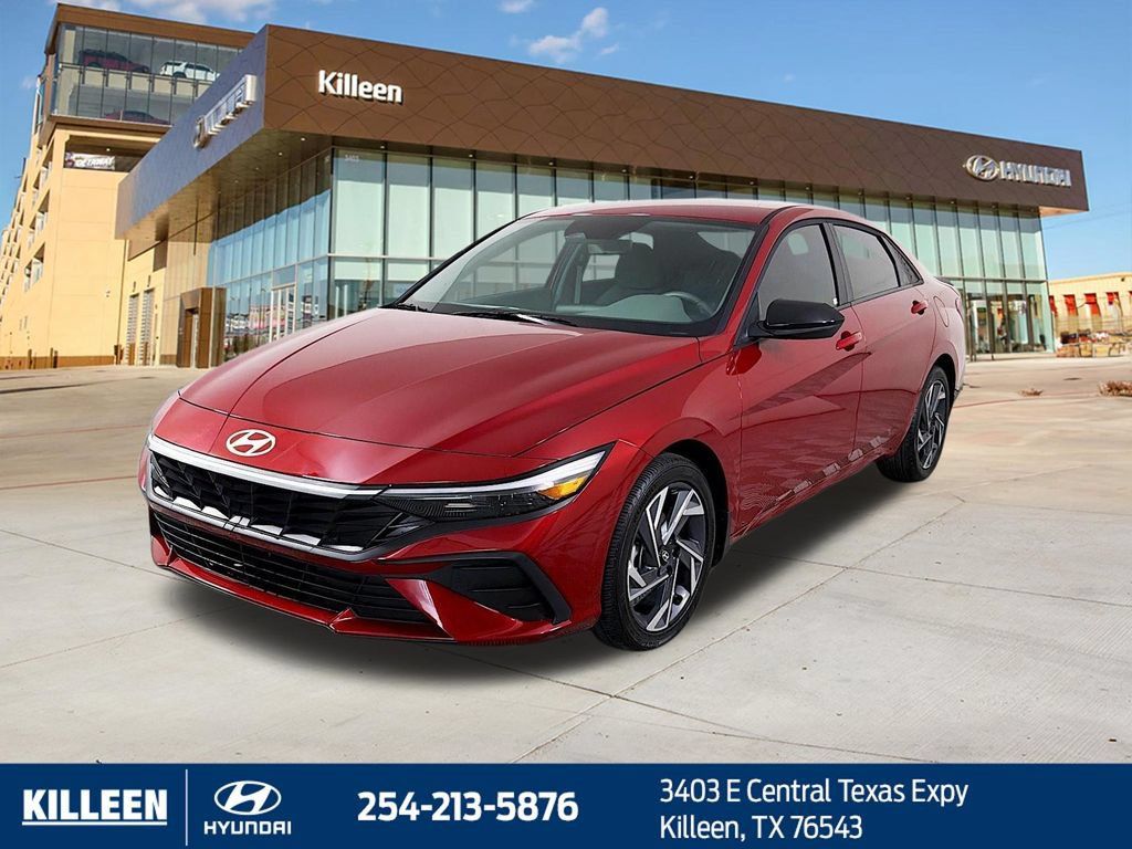 Used 2025 Hyundai Elantra Sport FWD image 4