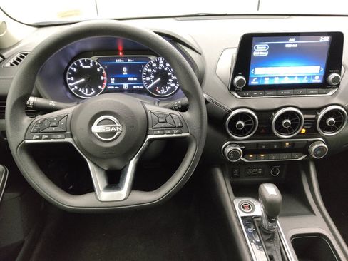 Used 2024 Nissan Sentra SV FWD image 22