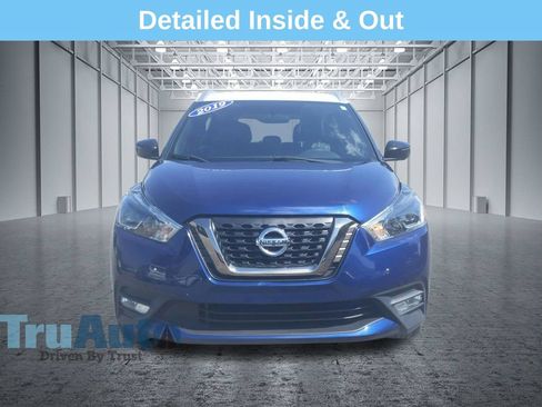 Used 2019 Nissan Kicks SR w/ SR Premium Package FWD image 2