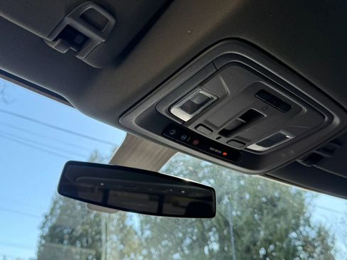 Used 2020 Chevrolet Silverado 2500 LT w/ Convenience Package image 30