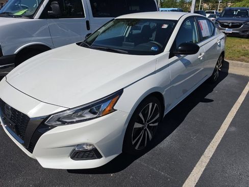 Used 2022 Nissan Altima 2.5 SR FWD image 2