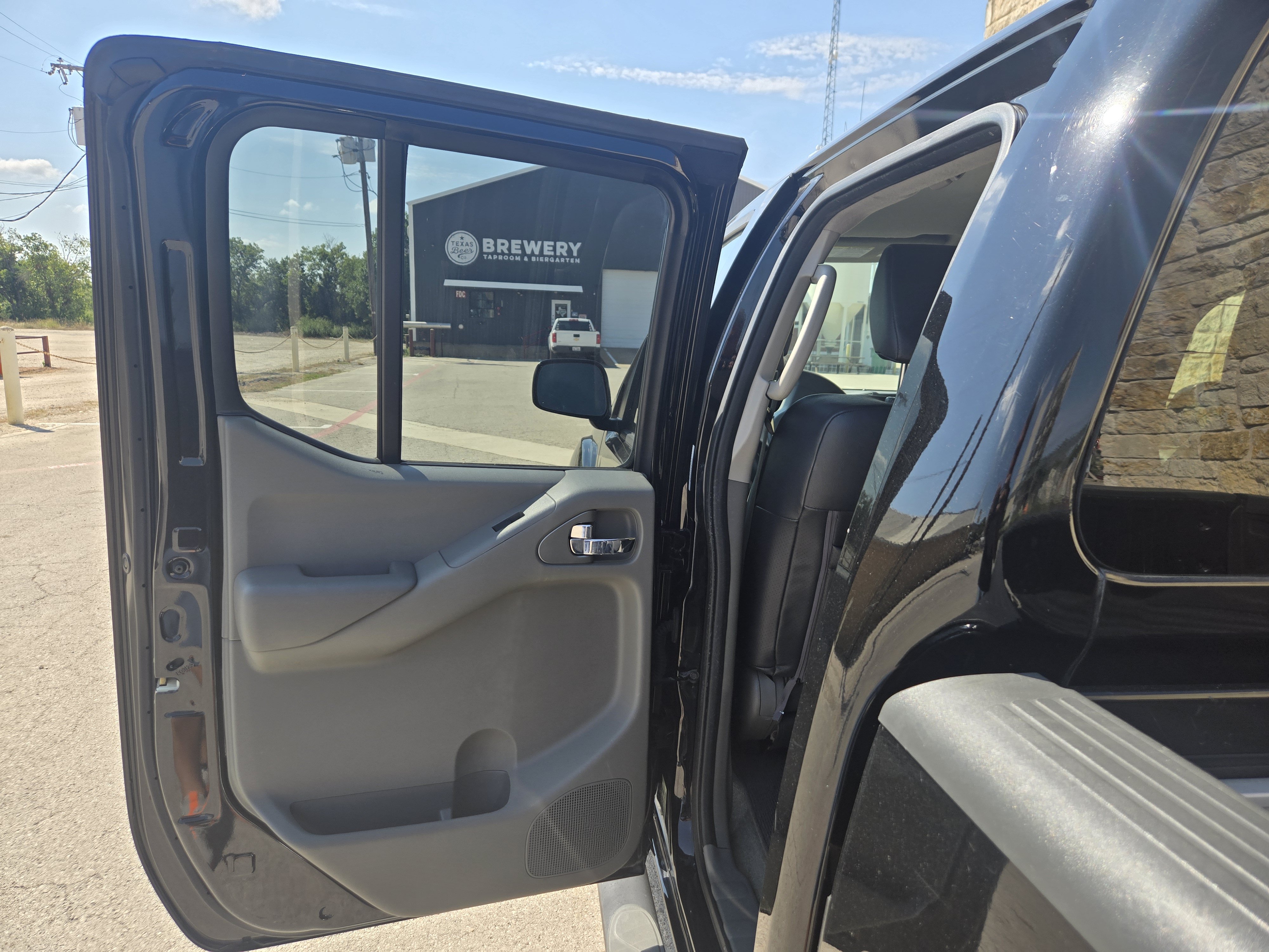 Used 2013 Nissan Frontier SV w/ SV Value Truck Pkg RWD image 6
