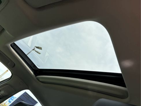 Certified 2024 Honda Civic EX-L image 9