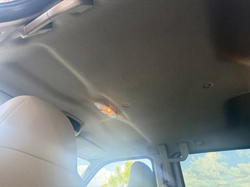 Used 2010 Ford F250 Lariat image 13