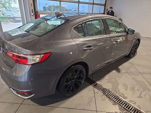 Used 2017 Acura ILX FWD image 7