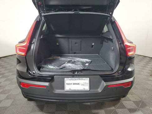 Used 2025 Volvo XC40 B5 Ultra w/ Protection Package AWD/4WD image 11