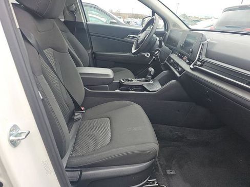 Used 2024 Kia Sportage LX image 18