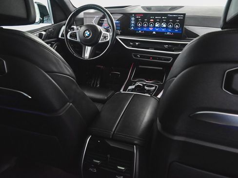 Used 2023 BMW X7 xDrive40i w/ M Sport Package image 36