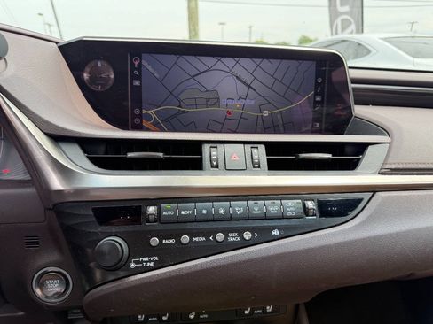 Used 2020 Lexus ES 350 w/ Premium Package FWD image 17