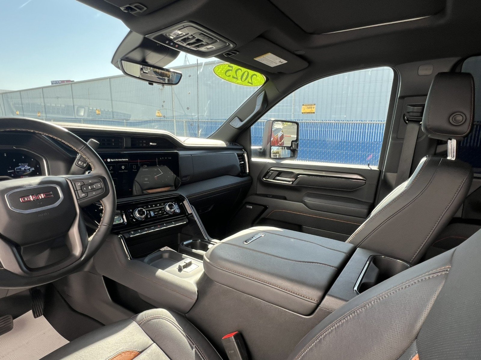Used 2025 GMC Sierra 3500 AT4 w/ AT4 Premium Plus Package AWD/4WD image 18
