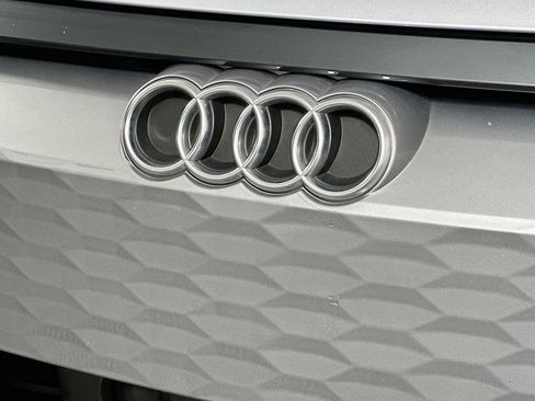 Used 2022 Audi e-tron GT Premium Plus image 15