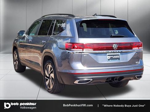 Used 2025 Volkswagen Atlas SE AWD/4WD image 27