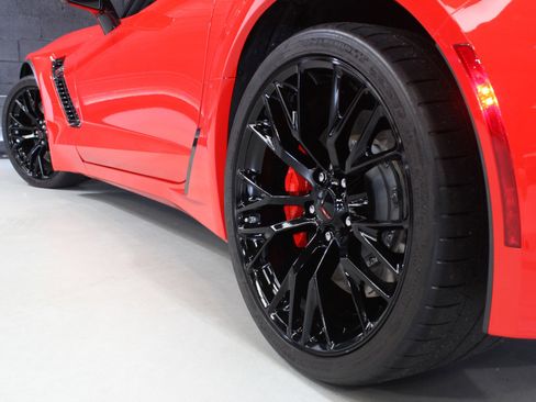 Used 2016 Chevrolet Corvette Z06 w/ 3LZ Preferred Equipment Group image 22
