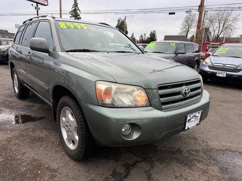 Used 2007 Toyota Highlander 4WD V6 w/ 3rd Row image 3