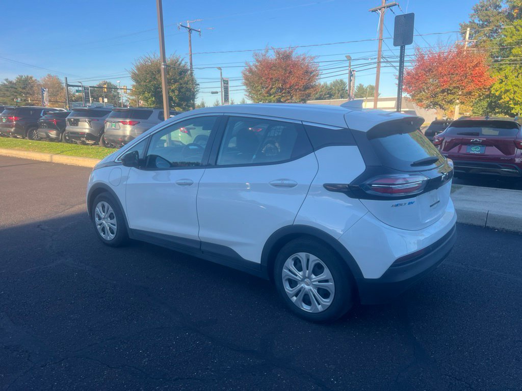 Used 2023 Chevrolet Bolt LT w/ Driver Confidence Package FWD image 4