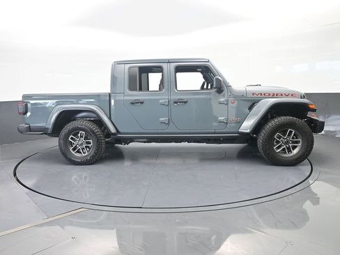 Used 2026 Jeep Gladiator Mojave AWD/4WD image 7