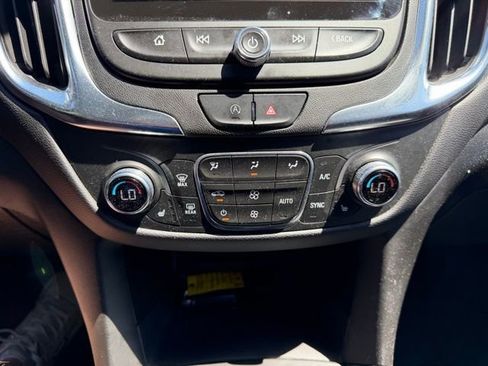 Used 2022 Chevrolet Equinox LT image 27