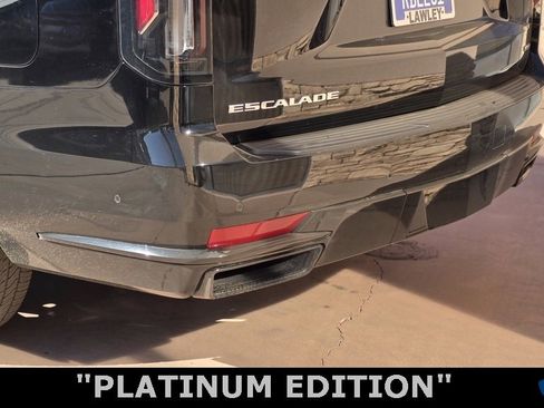 Used 2023 Cadillac Escalade ESV Sport Platinum image 7