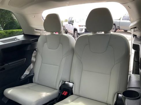 Used 2020 Volvo XC90 T6 Momentum AWD/4WD image 19