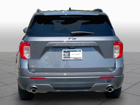Used 2023 Ford Explorer XLT w/ Equipment Group 202A RWD image 5