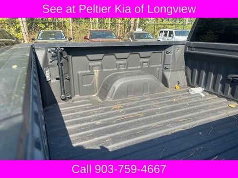 Used 2022 GMC Sierra 1500 AT4 w/ AT4 Premium Package AWD/4WD image 8