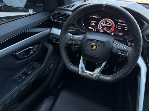 Used 2021 Lamborghini Urus image 53