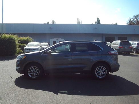 Used 2024 Ford Edge SEL AWD/4WD image 2