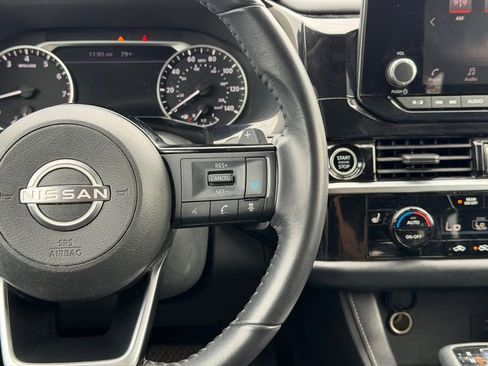 Used 2022 Nissan Pathfinder SV w/ SV Black Package image 22