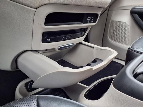 Used 2019 Chrysler Pacifica Limited image 18